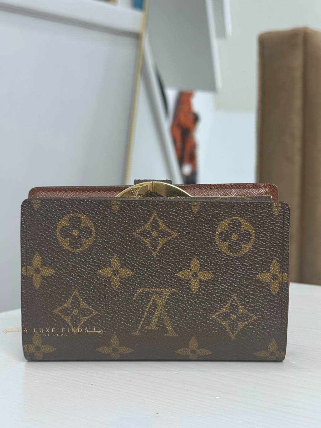 LOUIS VUITTON Monogram Kisslock Wallet