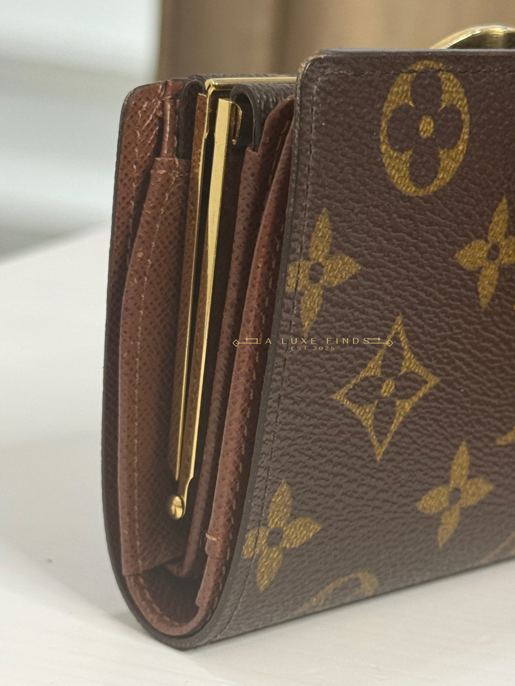 LOUIS VUITTON Monogram Kisslock Wallet