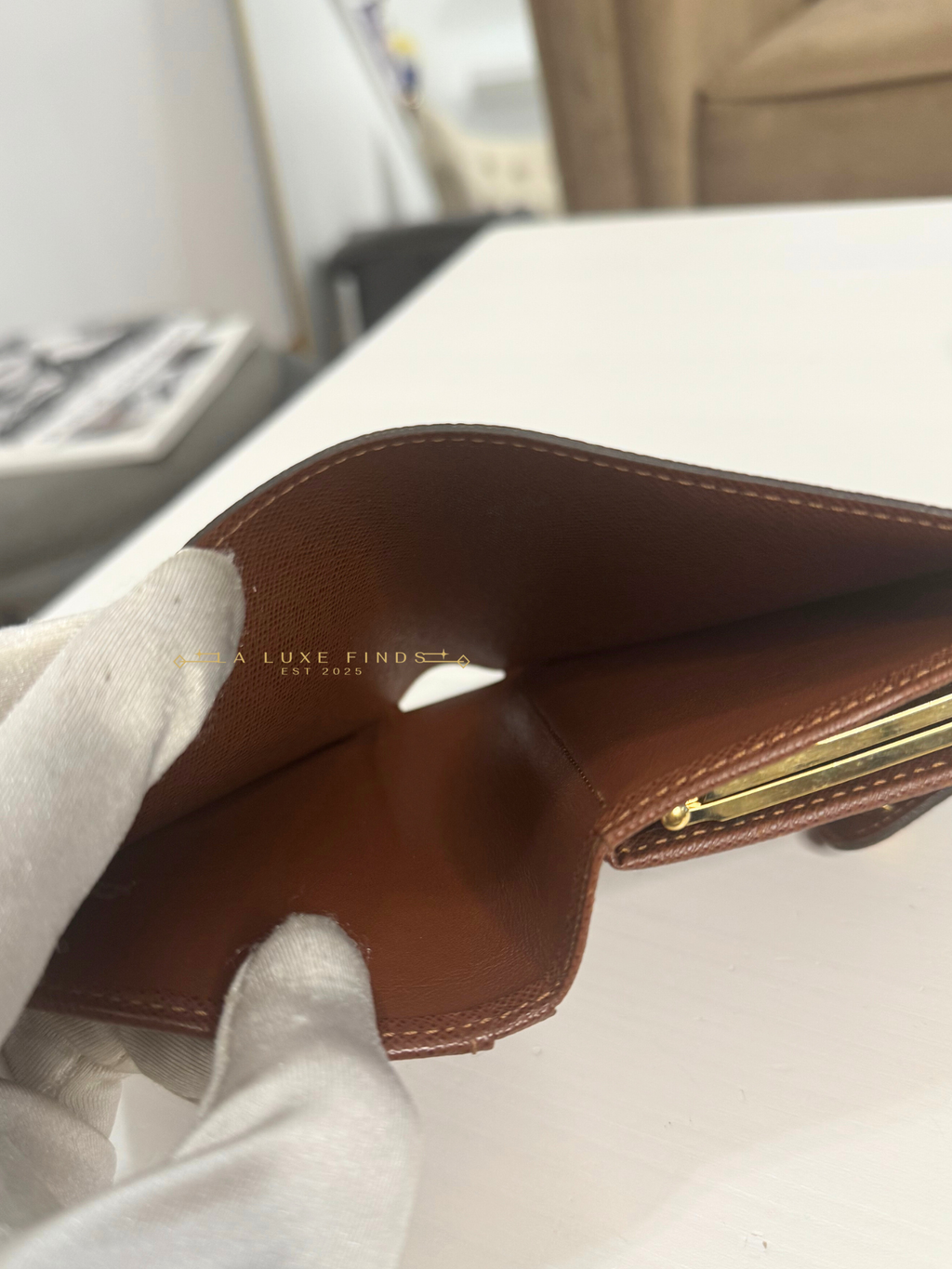 LOUIS VUITTON Monogram Kisslock Wallet
