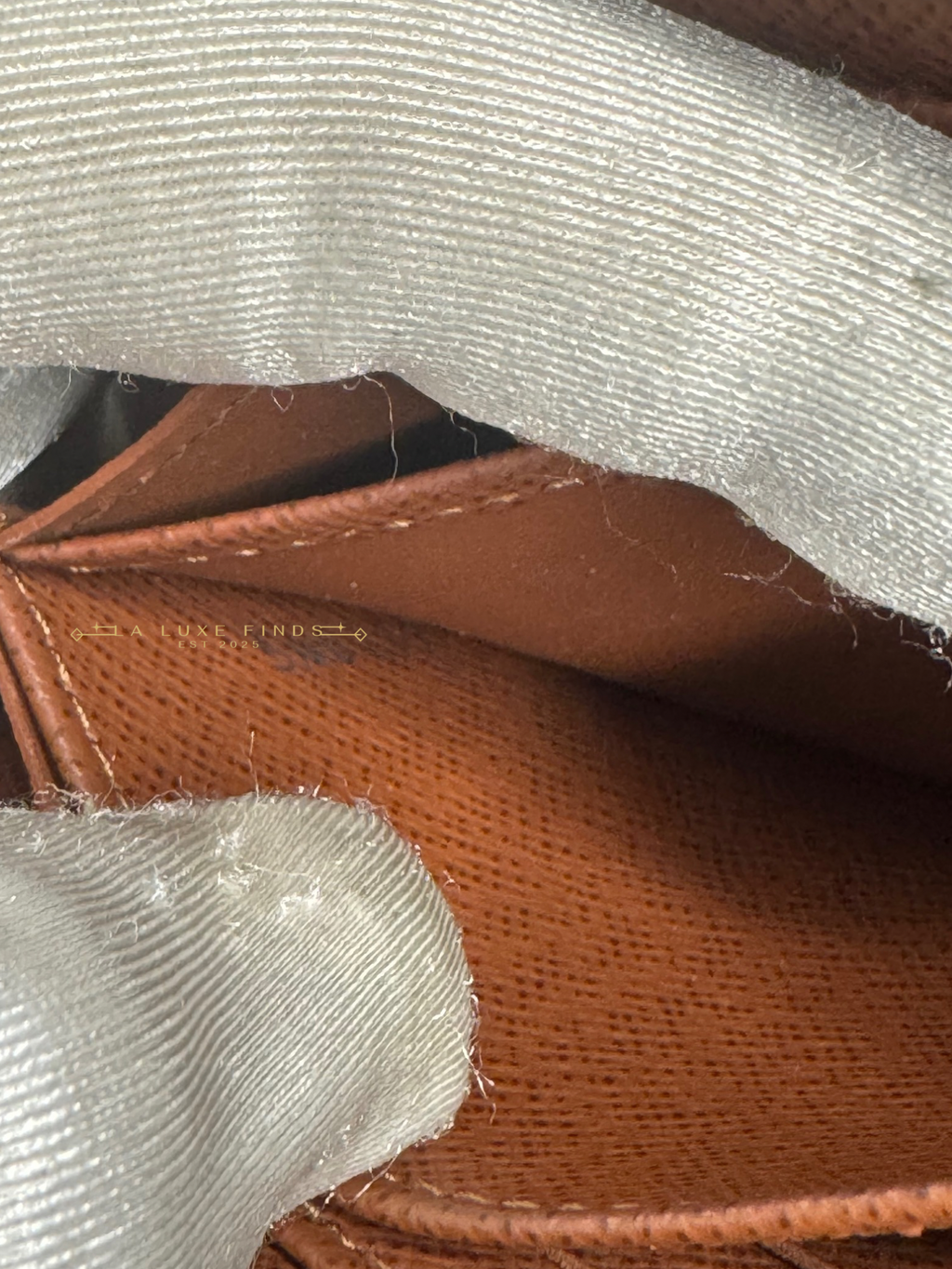 LOUIS VUITTON Monogram Zippy Compact Wallet