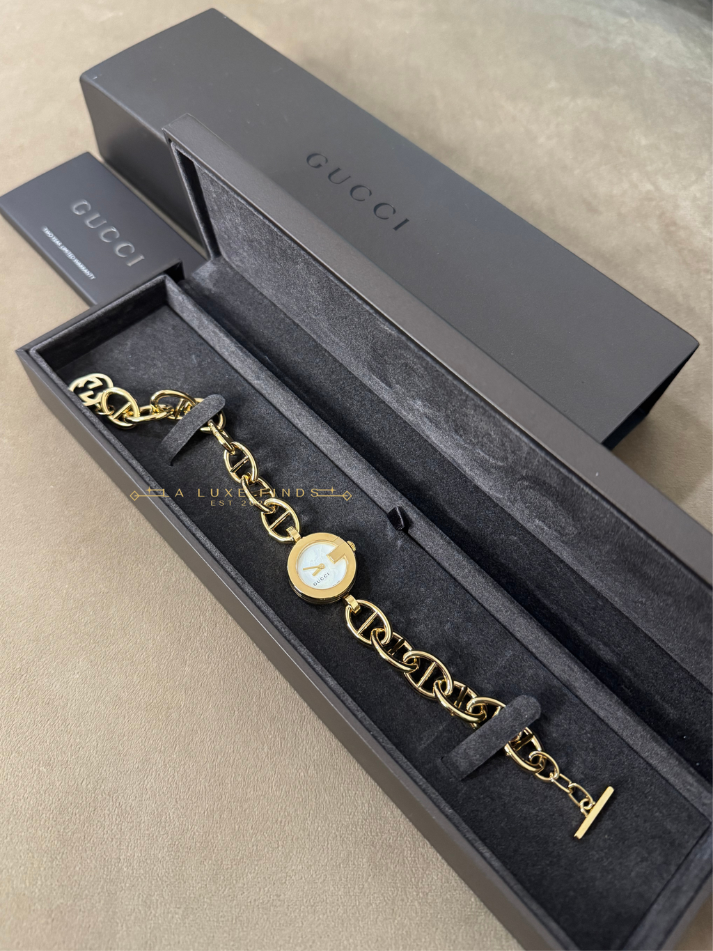 GUCCI 107G Mother of Pearl Gold Plated Watch