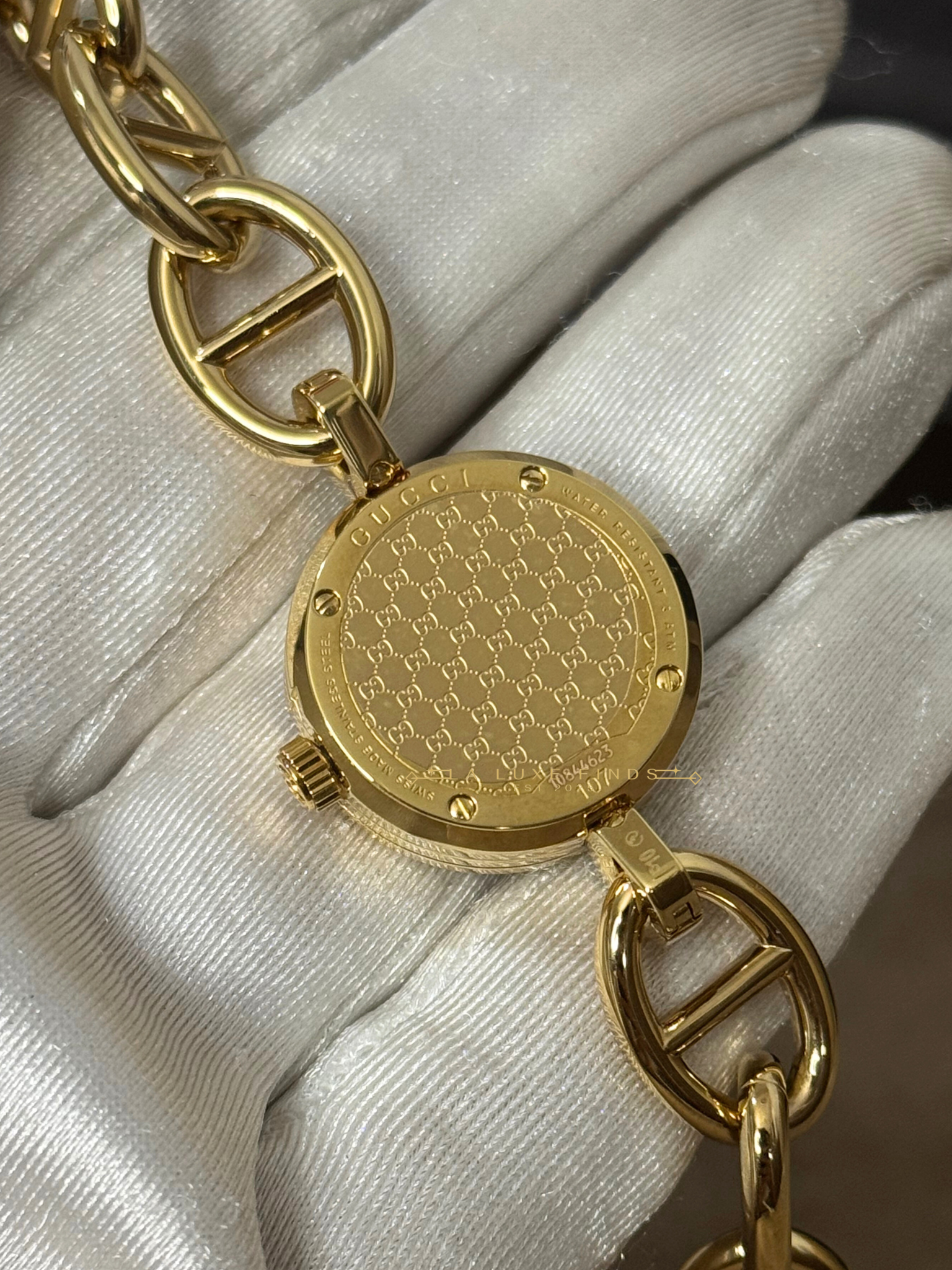 GUCCI 107G Mother of Pearl Gold Plated Watch