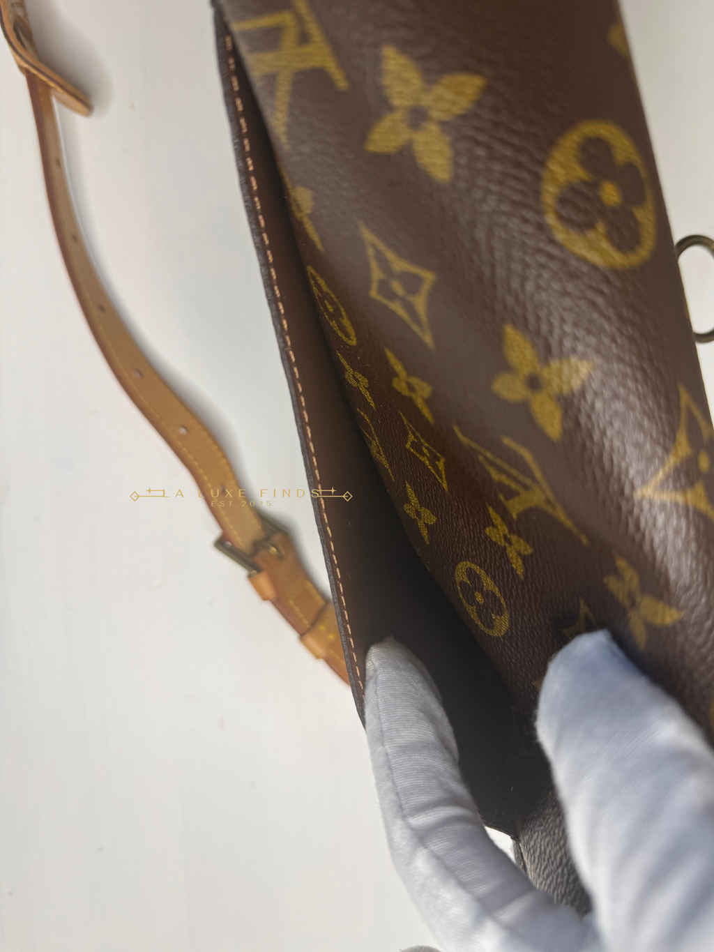LOUIS VUITTON 1990 Monogram Saint Cloud GM