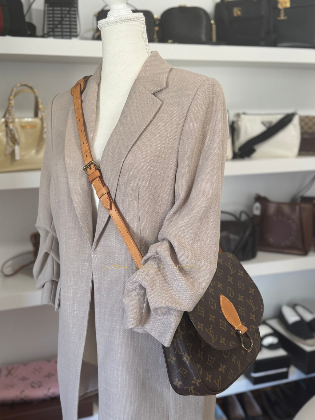 LOUIS VUITTON 1990 Monogram Saint Cloud GM