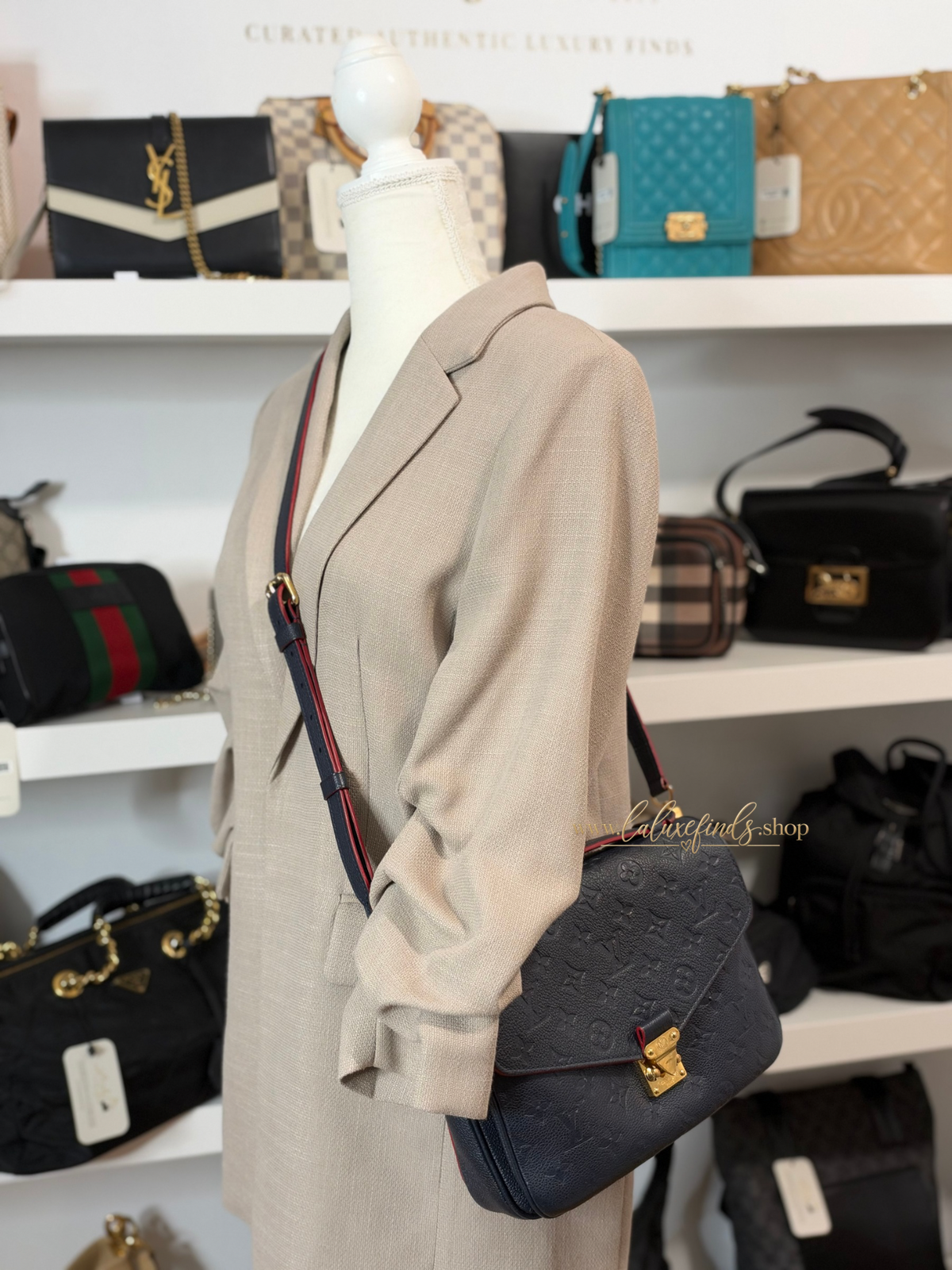 LOUIS VUITTON 2017 Monogram Empriente Pochette Metis
