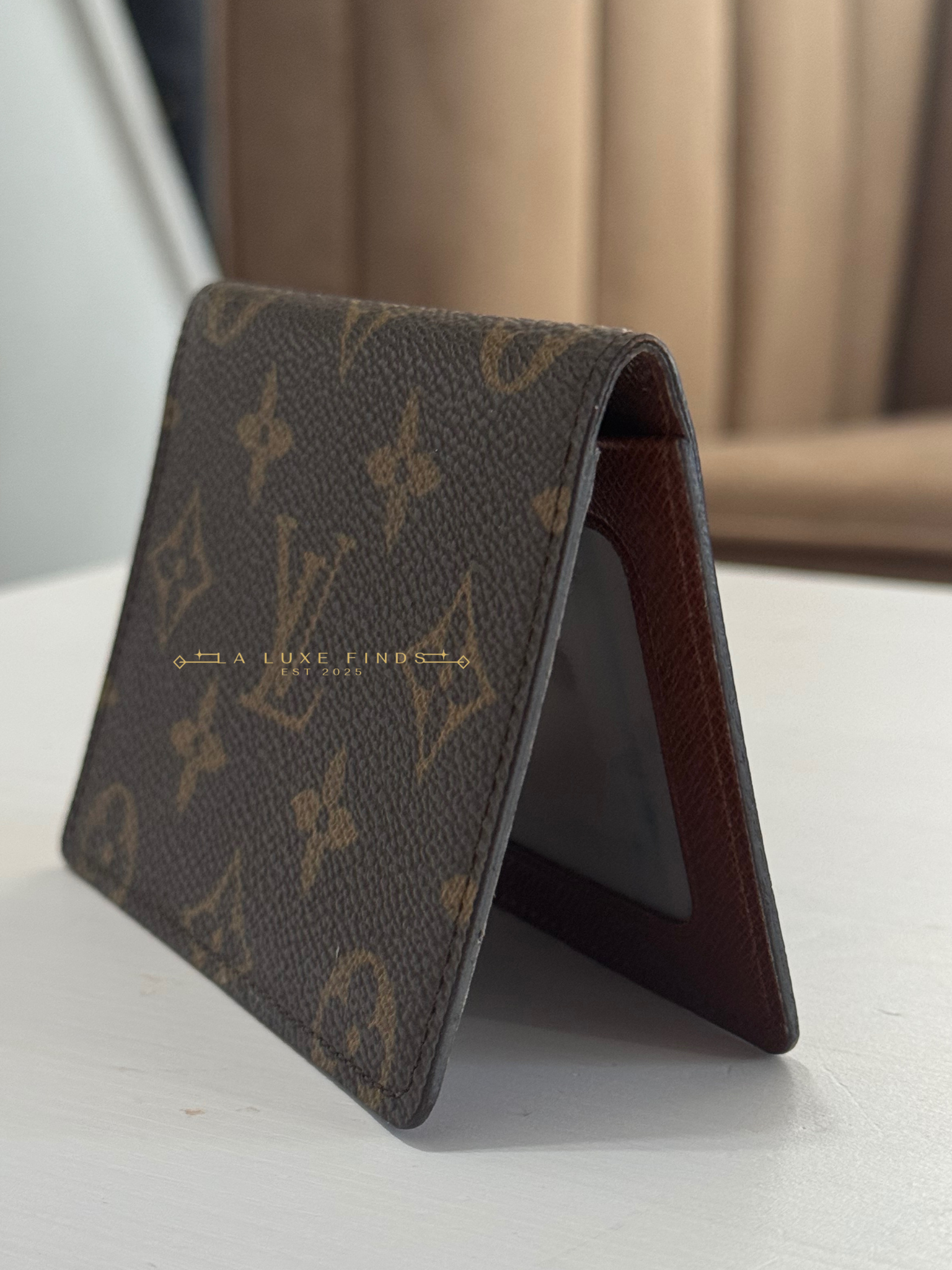 LOUIS VUITTON Monogram Bi-fold Card Case