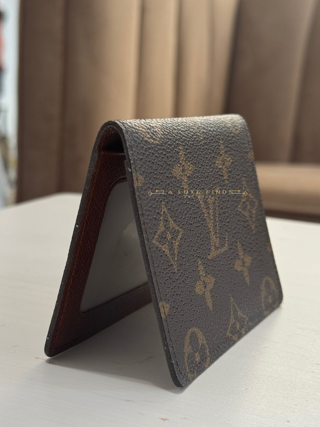 LOUIS VUITTON Monogram Bi-fold Card Case