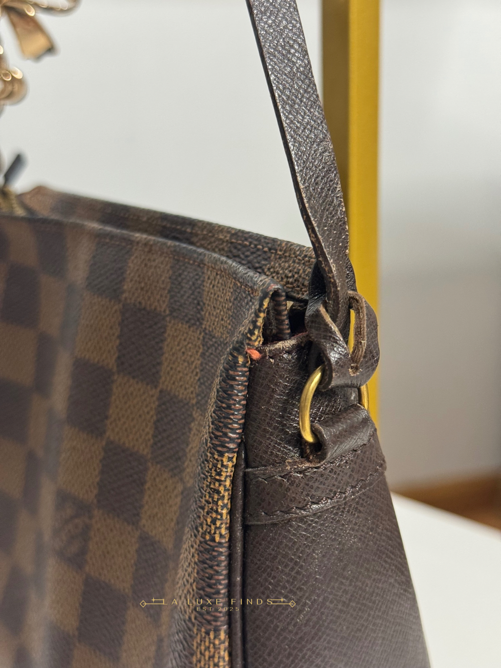 LOUIS VUITTON Damier Ebene Trousse