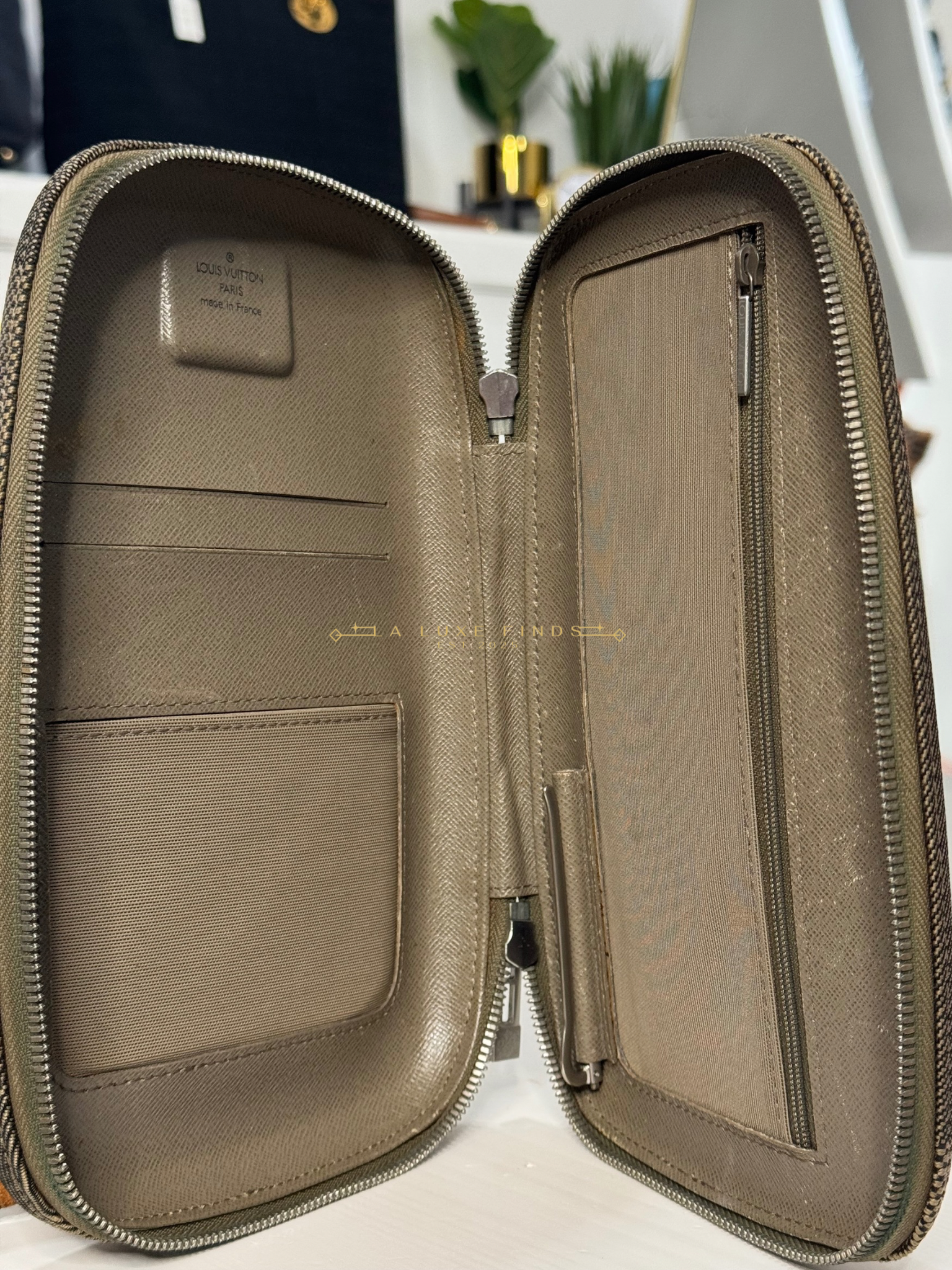 LOUIS VUITTON Damier Geant Mage Body Bag