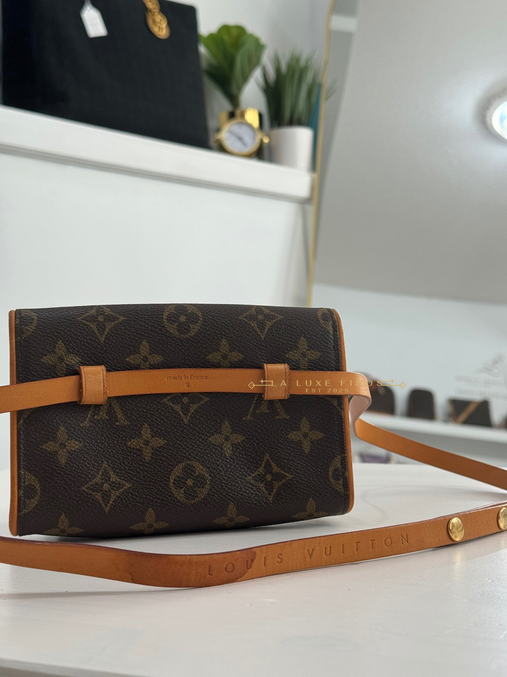 LOUIS VUITTON Florentine Pochette Waist Bag