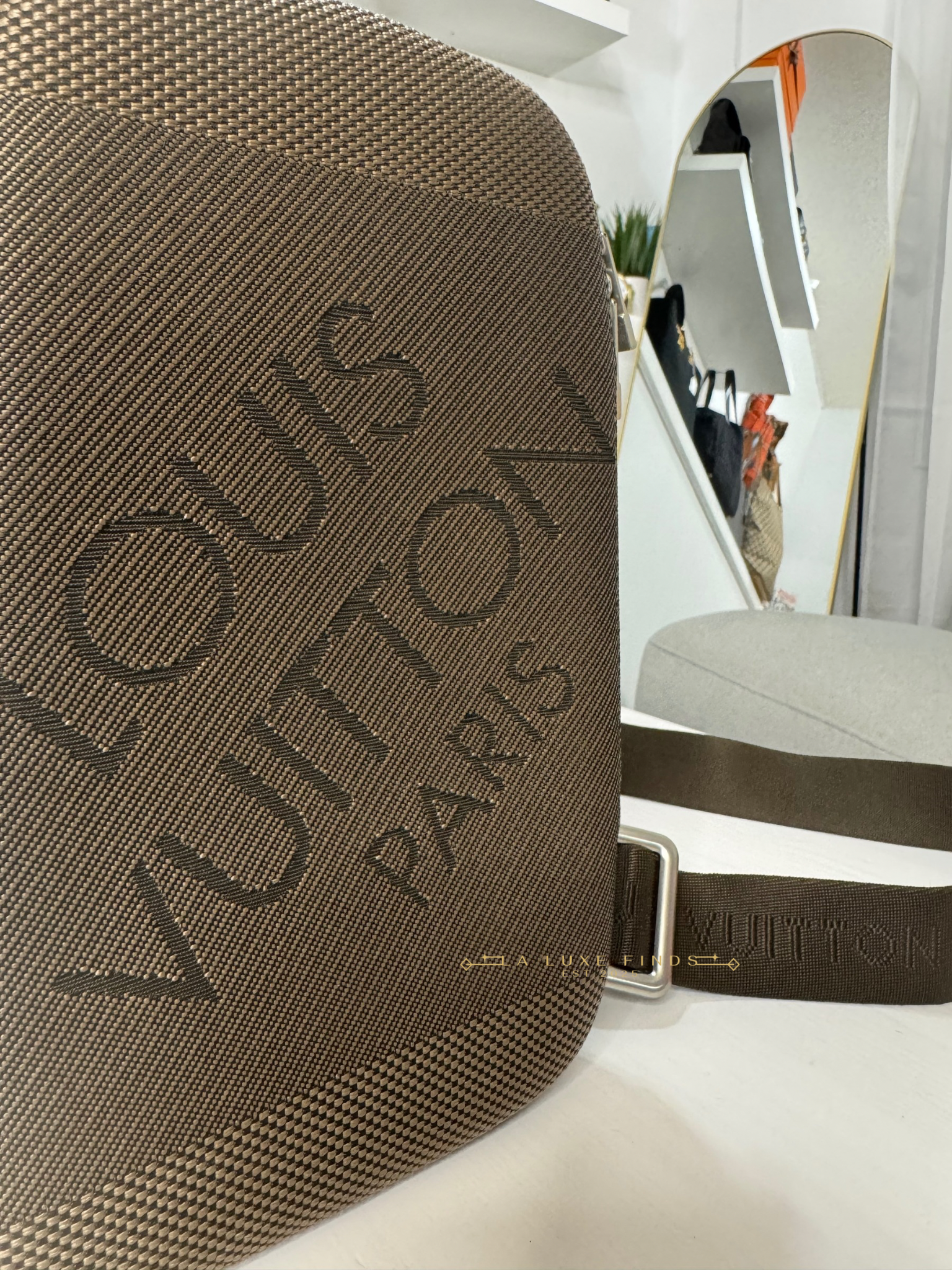 LOUIS VUITTON Damier Geant Mage Body Bag