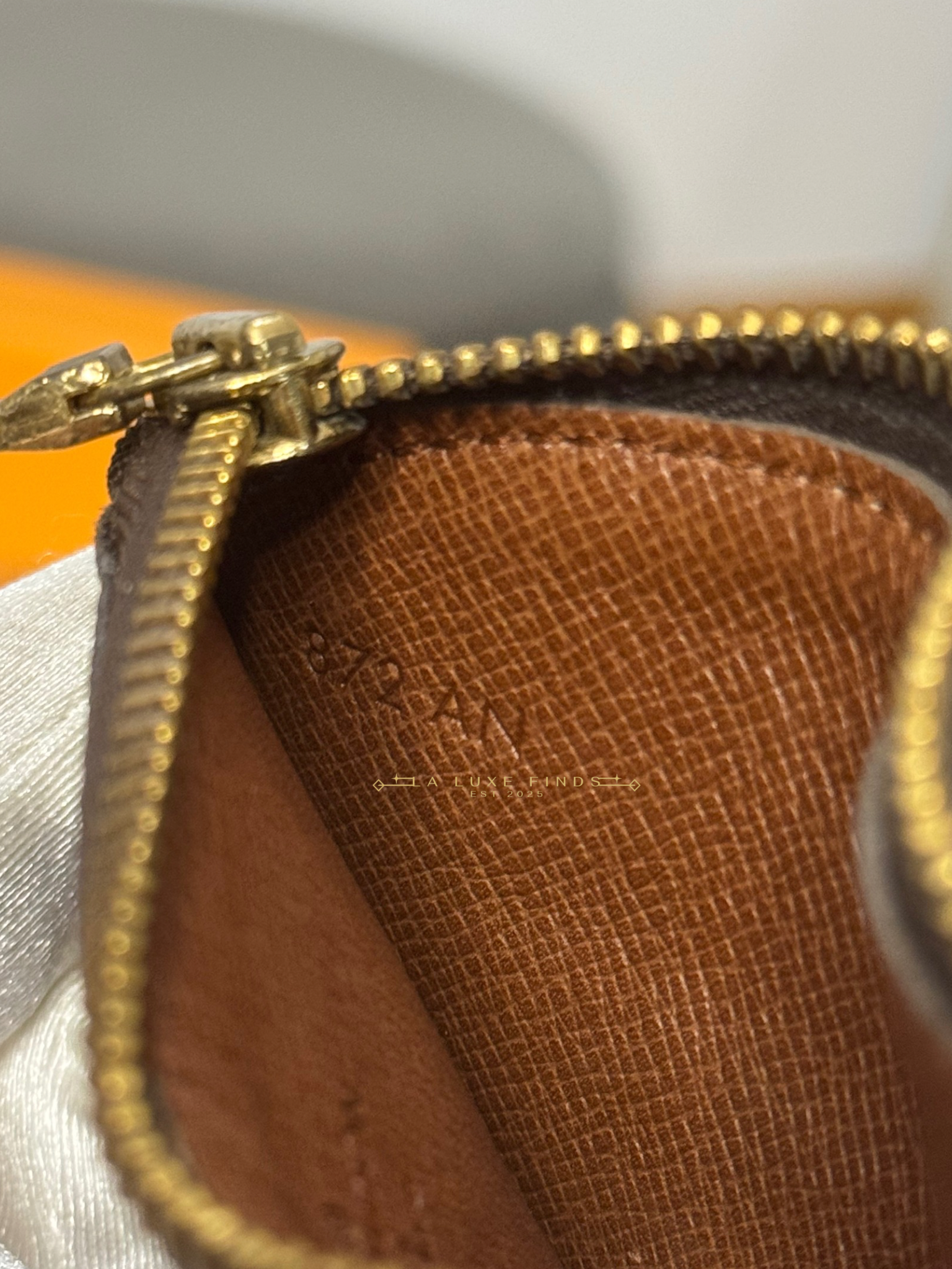 LOUIS VUITTON Monogram Key Cles