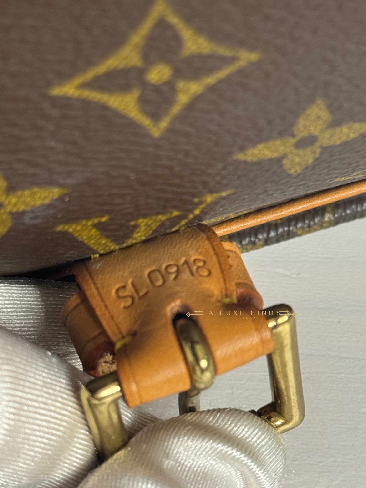 LOUIS VUITTON Sologne