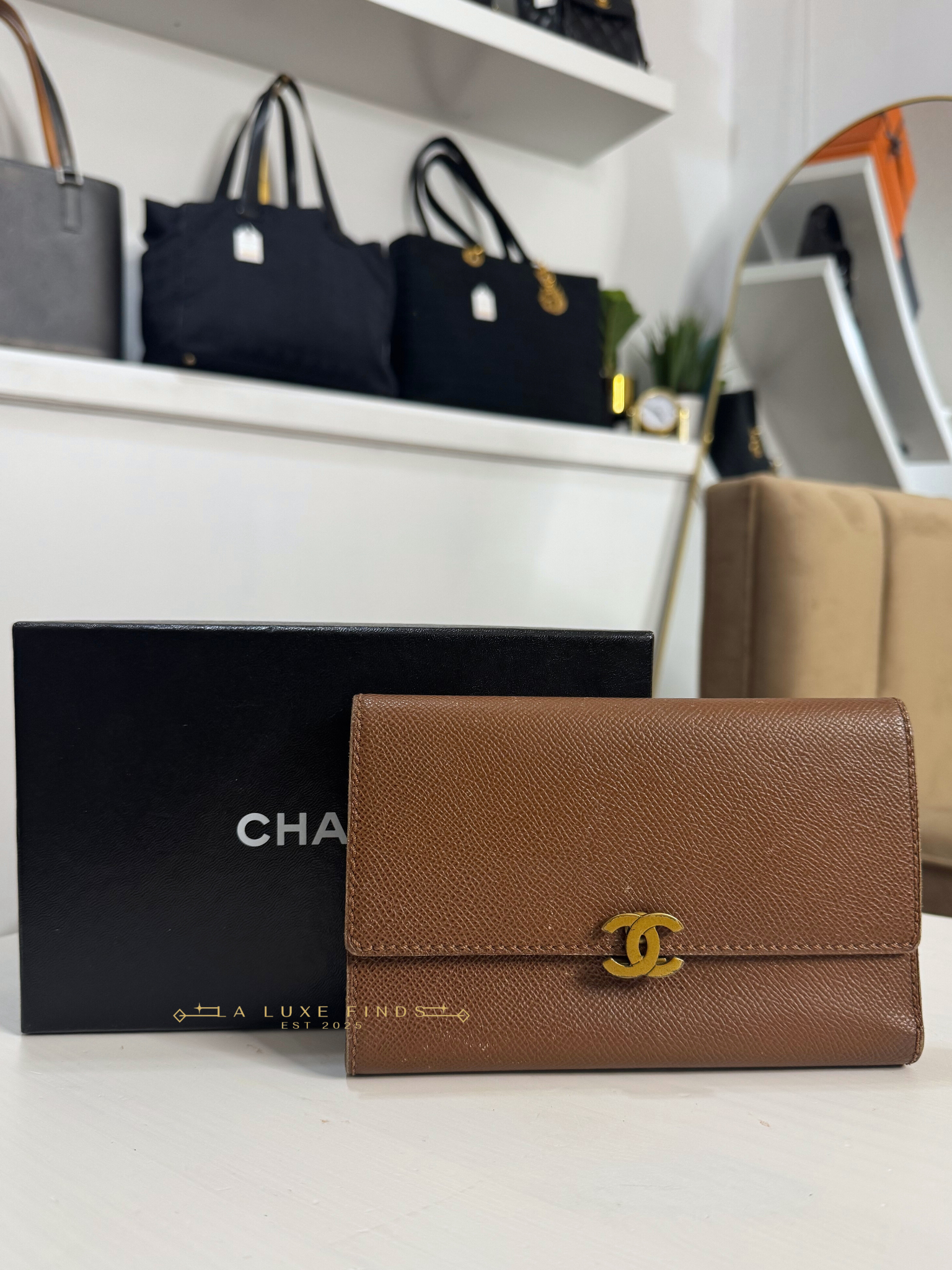 CHANEL CC Caviar Tri-Fold Long Wallet