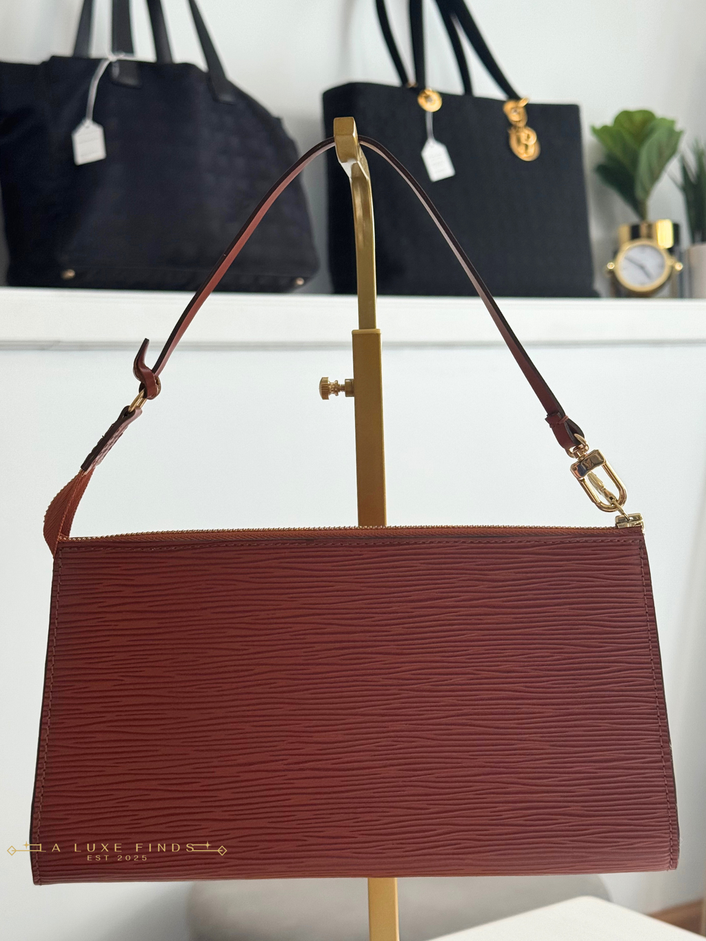 LOUIS VUITTON Epi Pochette