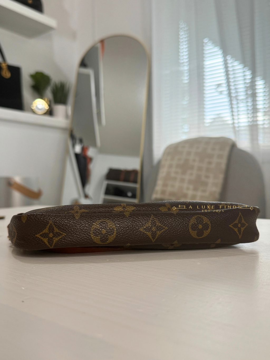 LOUIS VUITTON Monogram Pochette