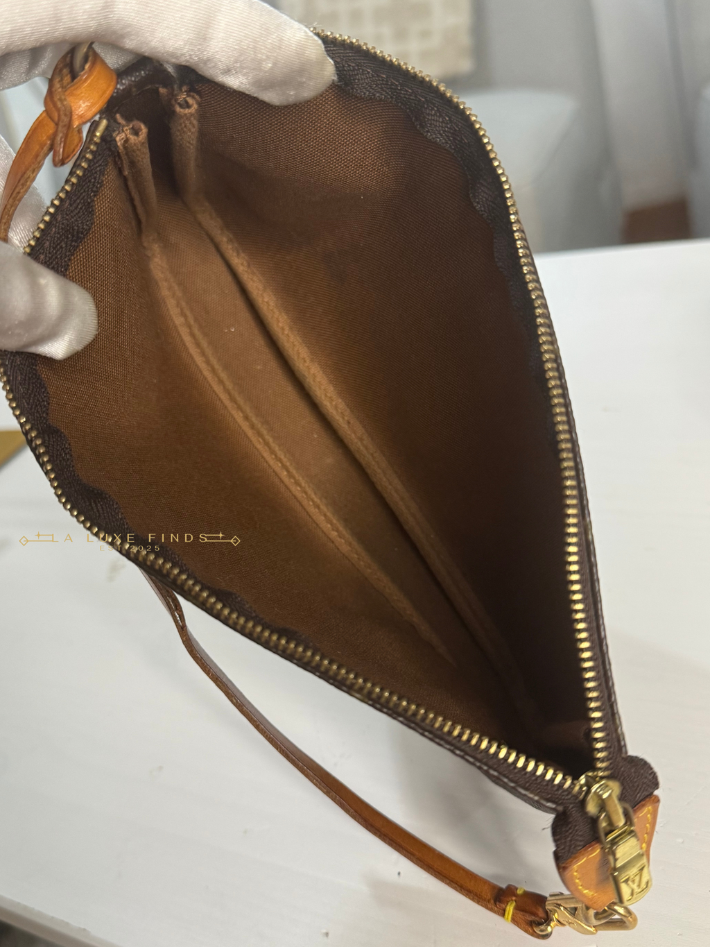 LOUIS VUITTON Monogram Pochette