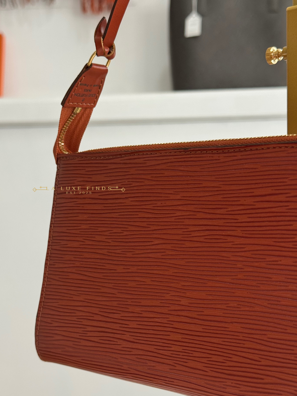 LOUIS VUITTON Epi Pochette