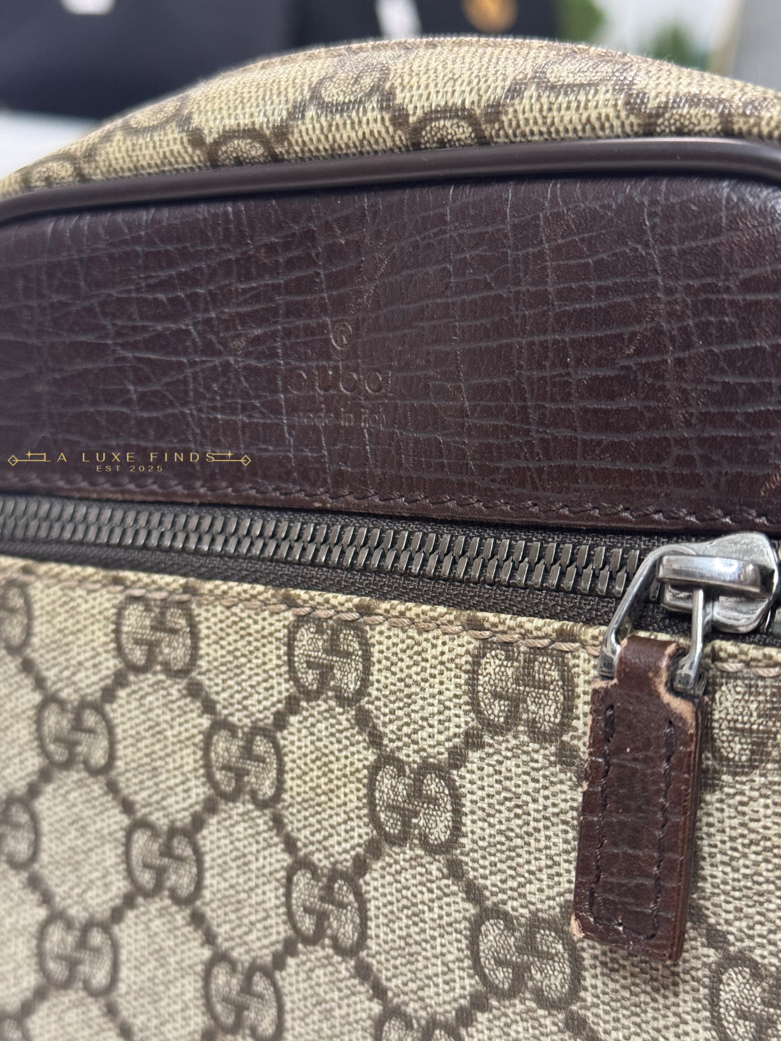 GUCCI GG Supreme Crossbody