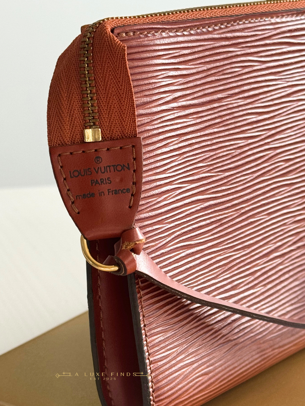 LOUIS VUITTON Epi Pochette