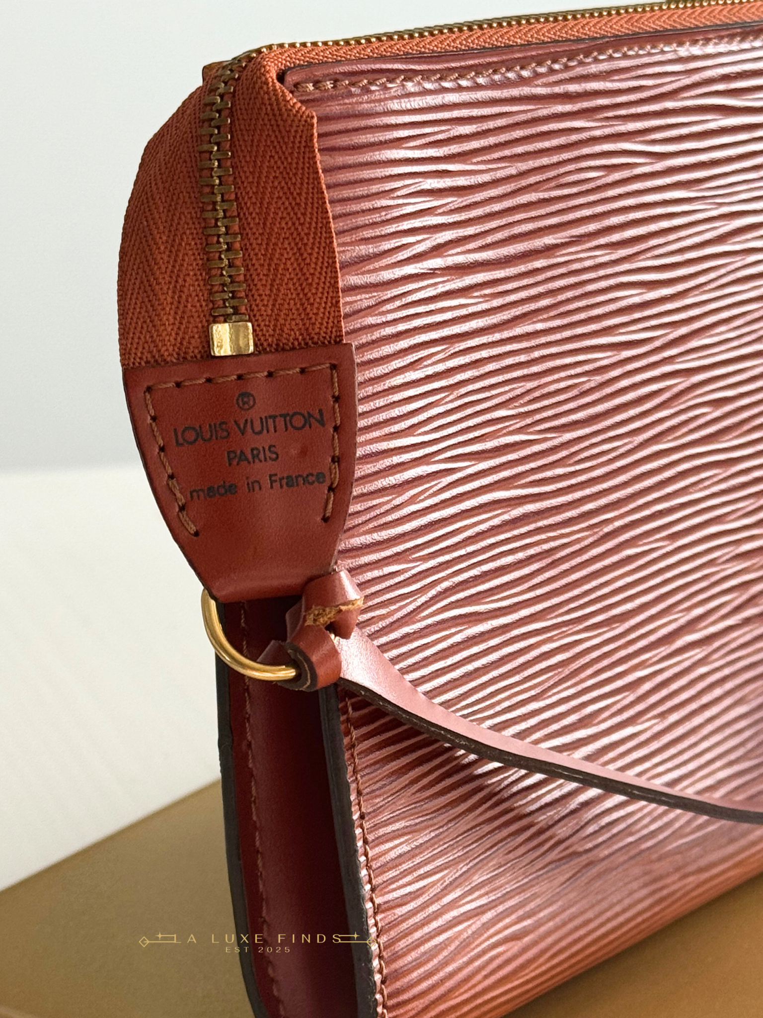 LOUIS VUITTON Epi Pochette