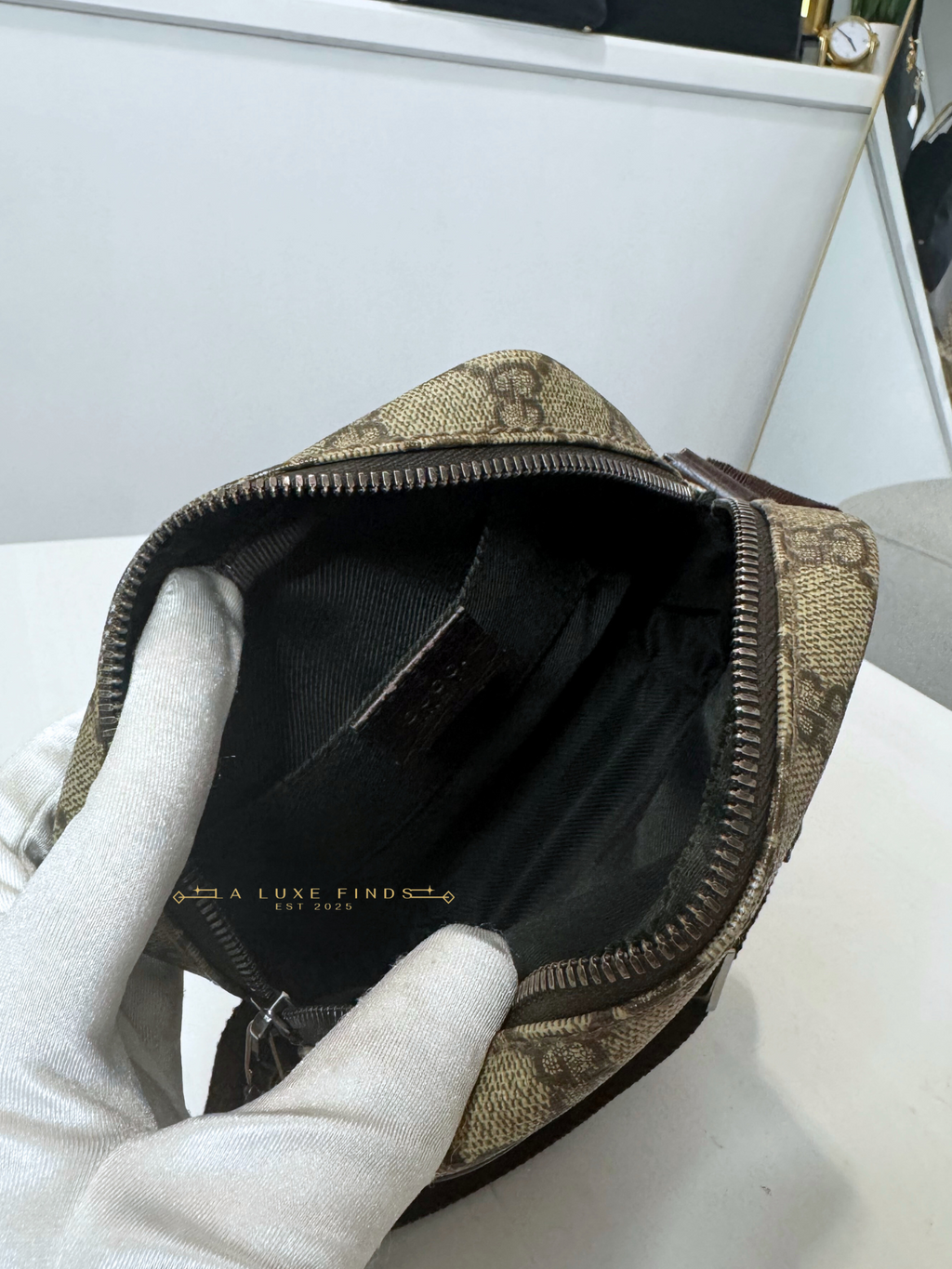 GUCCI GG Supreme Crossbody