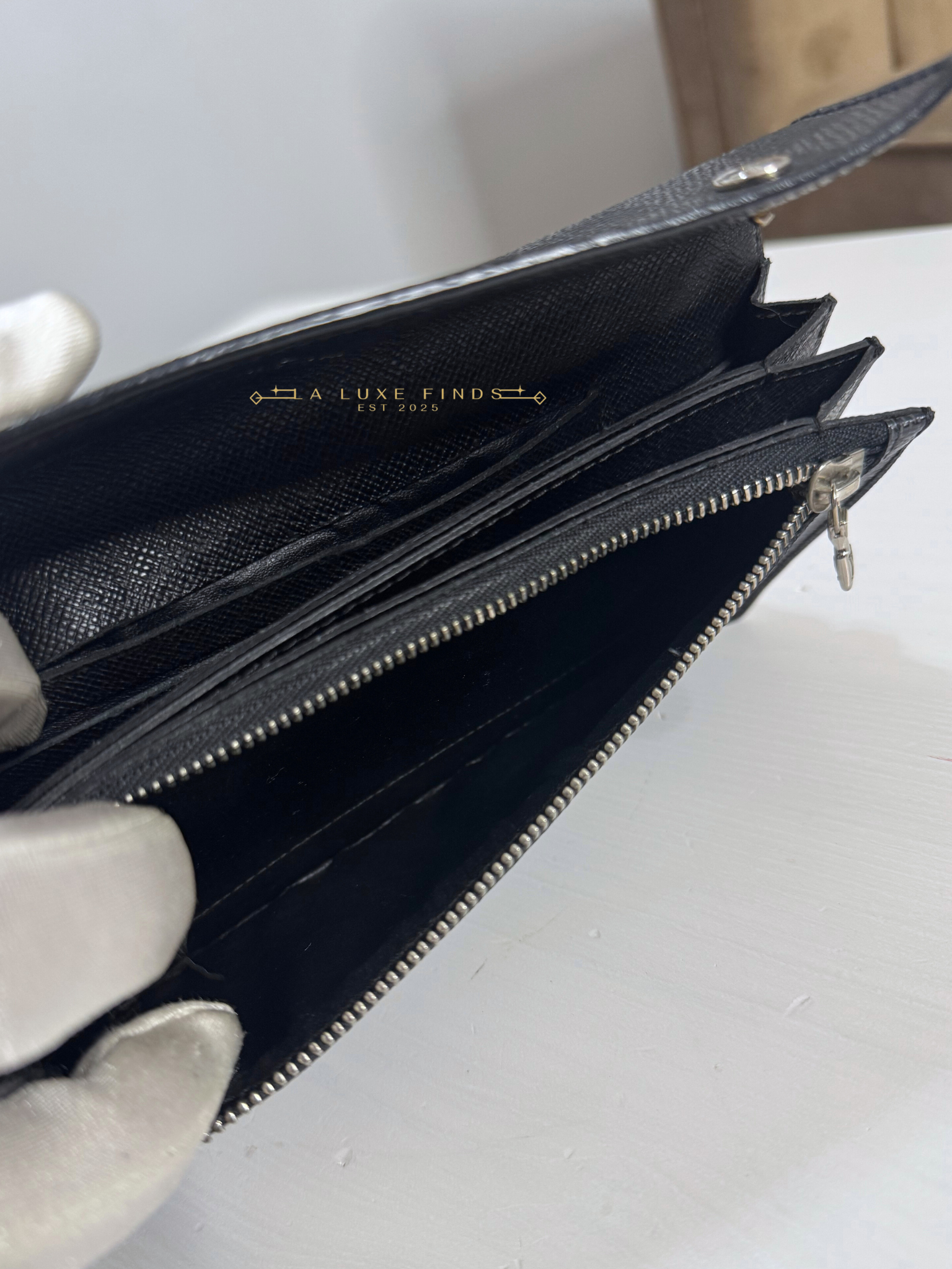 LOUIS VUITTON Graphite Accordion