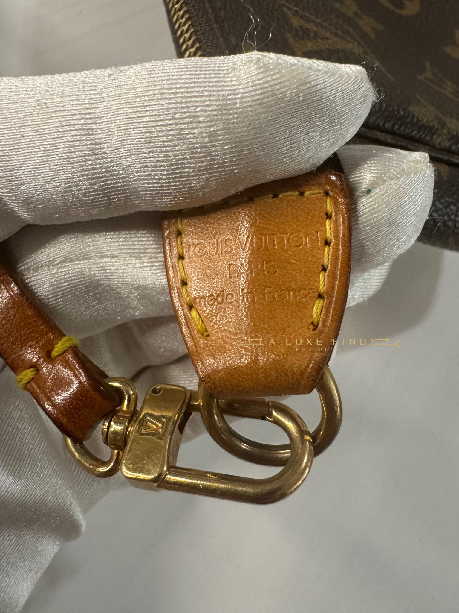 LOUIS VUITTON Monogram Pochette