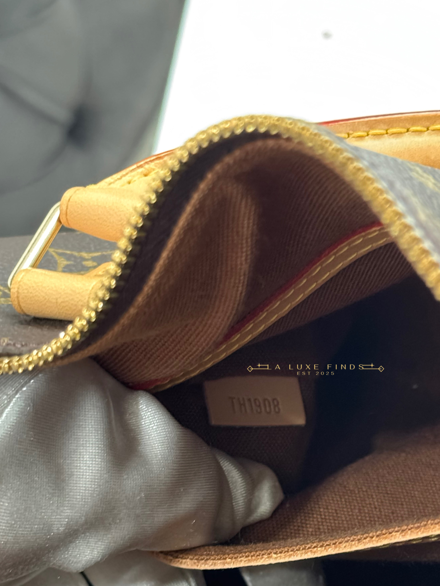 LOUIS VUITTON Alma PM